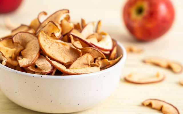 Chips de maçã na Air Fryer
