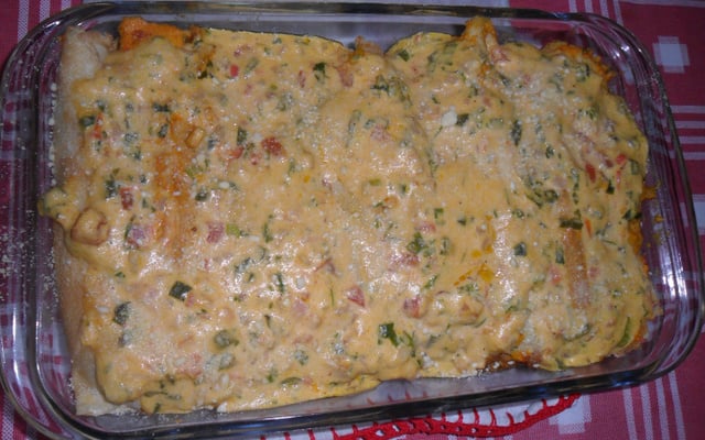 Panqueca de frango ao molho branco