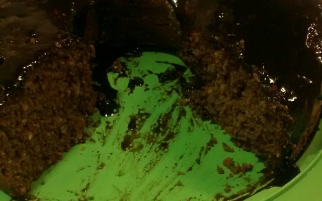 Bolo de chocolate integral com cobertura
