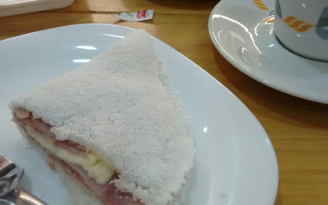 Tapioca com queijo e presunto