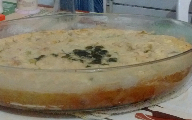 Torta de frango com seleta de legumes
