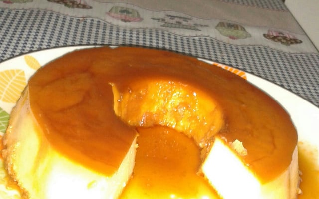 Pudim de leite condensado com leite de coco