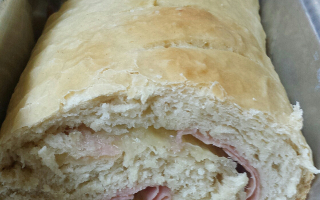 Pão de batata recheado