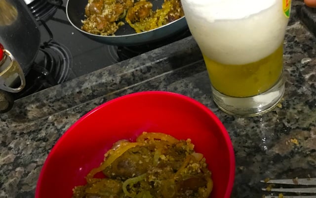 Aperitivo de fígado de galinha