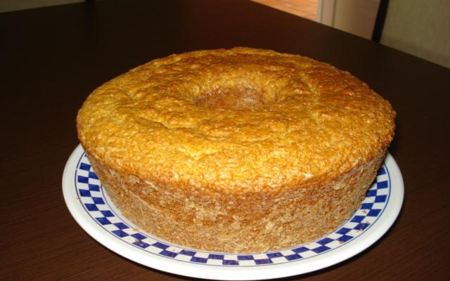 Bolo de laranja com casca