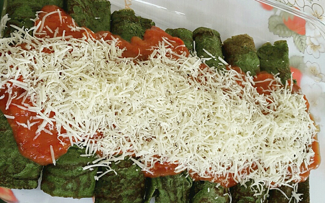 Panqueca de espinafre com recheio de palmito