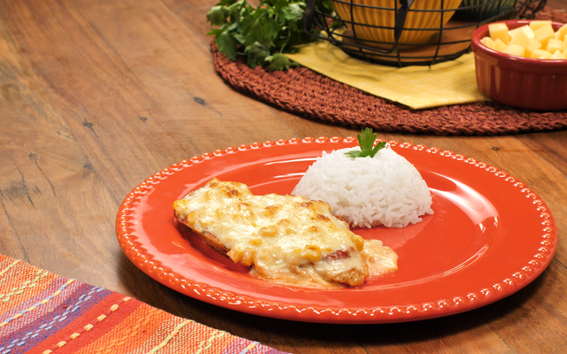 Peito de frango ao forno com requeijão