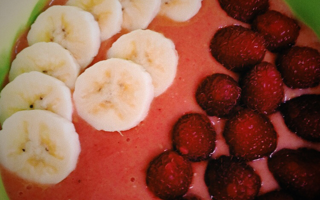 Pink smoothie bowl