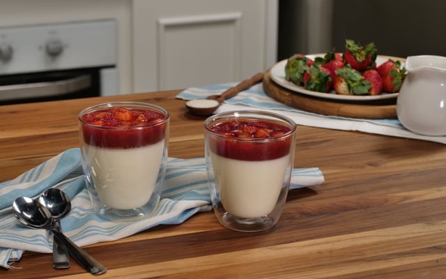 Panacota com Calda de Morango