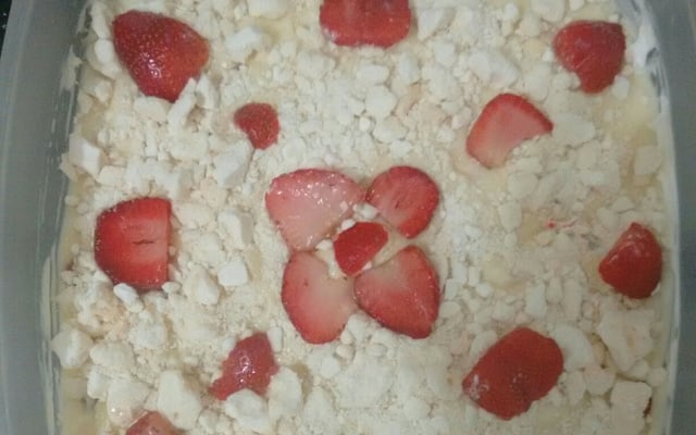 Merengue Divino de Morango com Creme