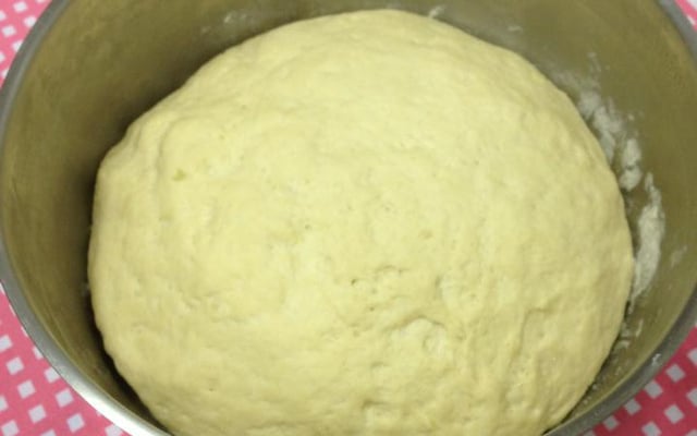 Massa de pizza com batatas