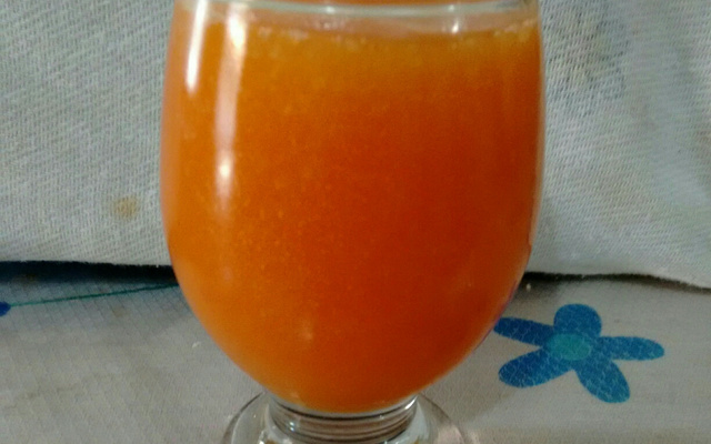 Suco de laranja com mamão