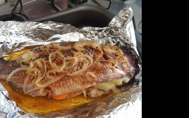 Peixe no forno (tilápia)
