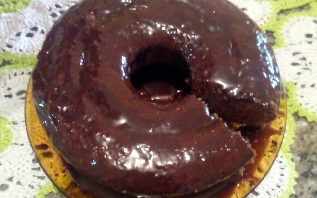 Bolo de café com chocolate simples