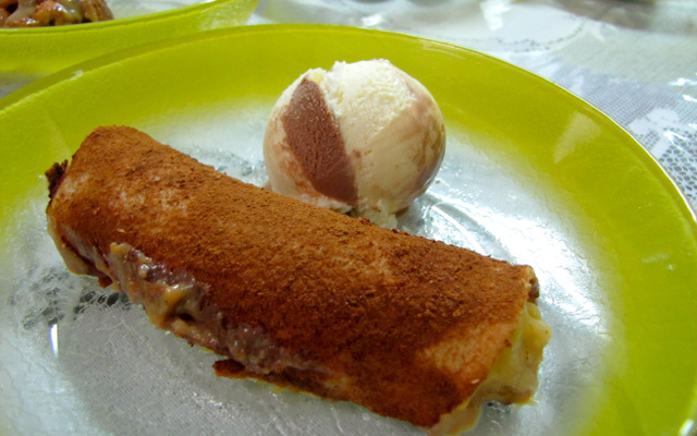 Rolinhos de banana com doce de leite