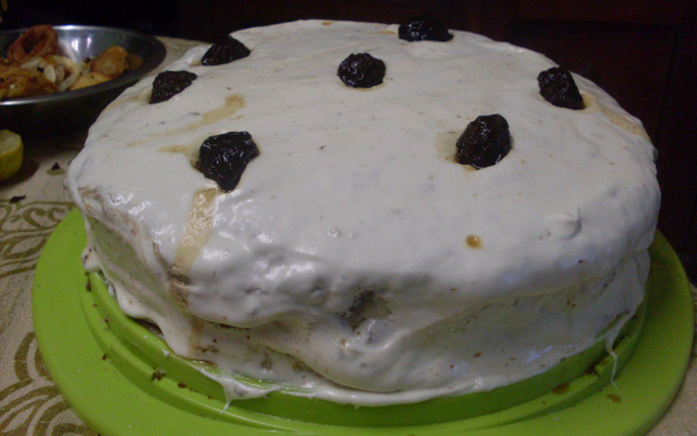 Bolo de castanha, amendoim e ameixa