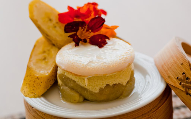 Doce de banana com creme e suspiro