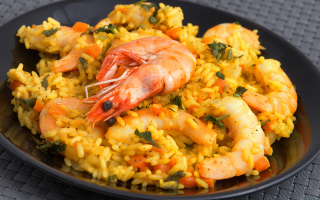 Arroz picante de camarão