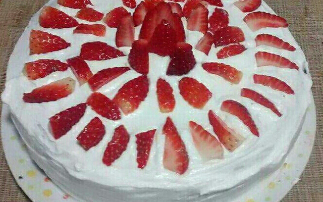 Bolo de chocolate com recheio de brigadeiro de leite em pó