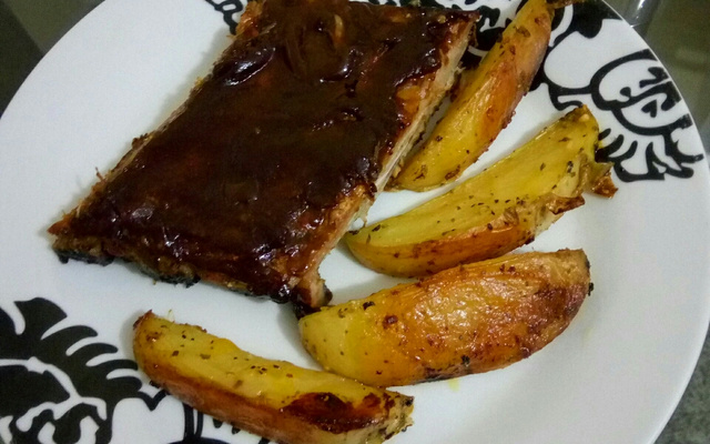 Costelinha suína com barbecue