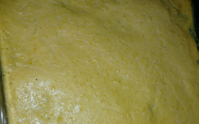 Purê de batatas com frango desfiado e milho batido