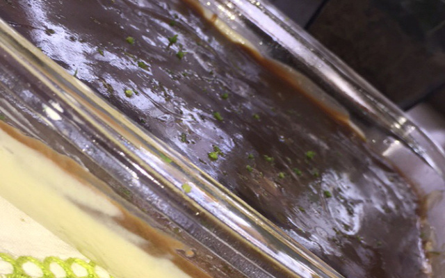 Mousse de limão com cobertura de chocolate