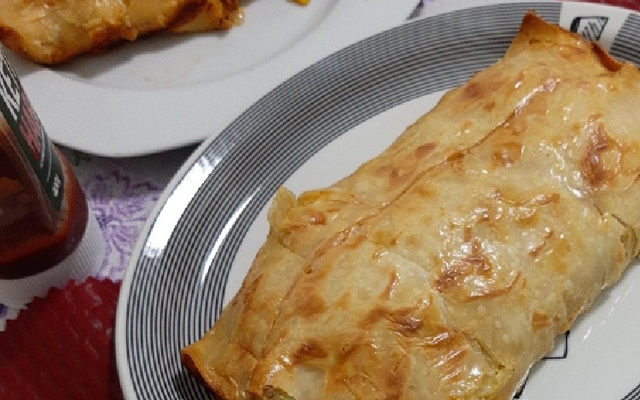 Rocambole  de massa de pastel