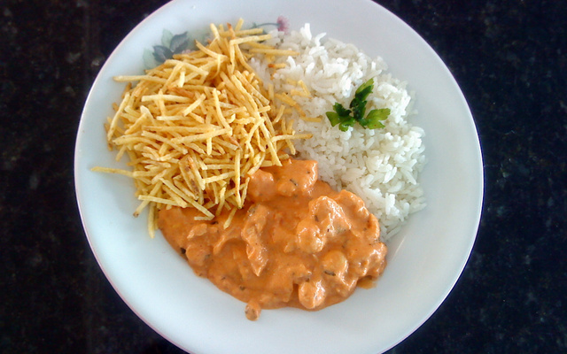 Estrogonofe de frango Saint Patrick