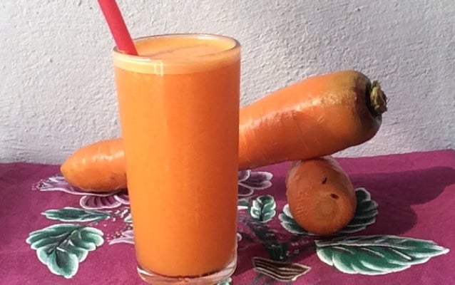 Suco de cenoura com laranja e abacaxi