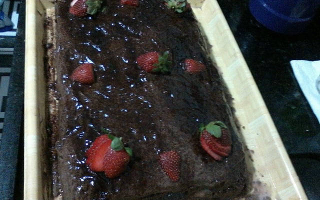 Bolo de chocolate com morango