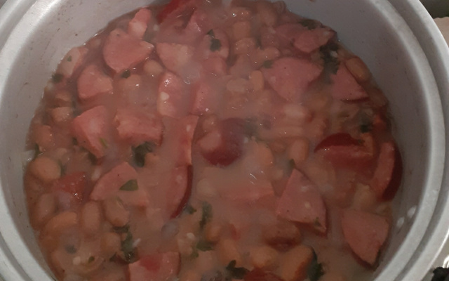 Feijão com Calabresa