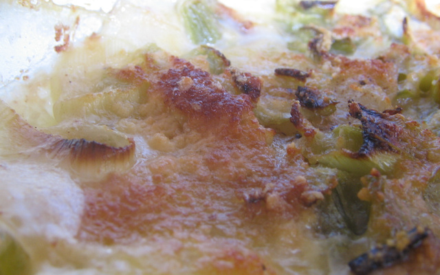 Batata gratinada com alho poró