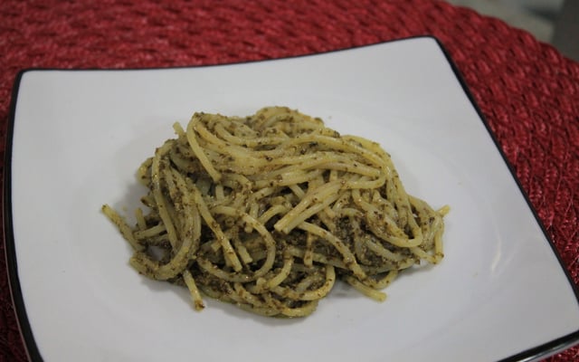 Macarrão ao pesto