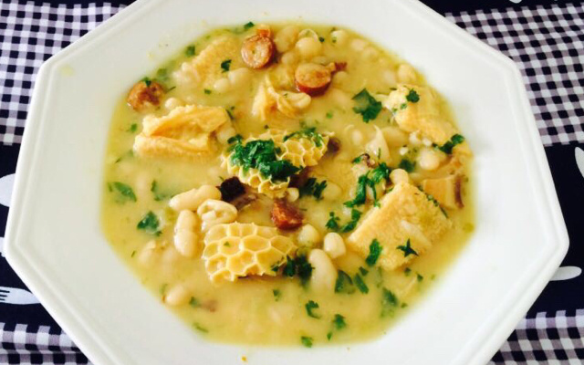 Feijão branco com dobradinha