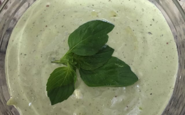 Patê de ricota com manjericão