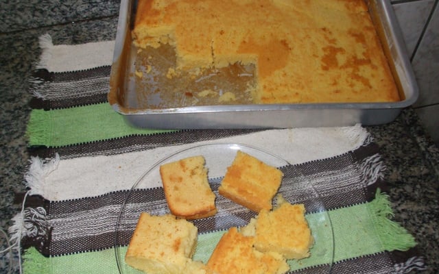 Bolo de fubá cremoso