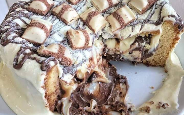 Bolo de Nutella, leite Ninho e Kinder Bueno