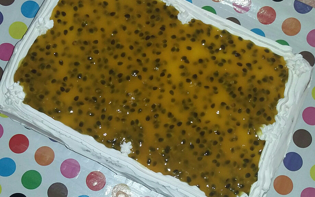 Bolo delicioso de mousse de maracujá