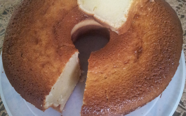 Bolo cremoso de limão