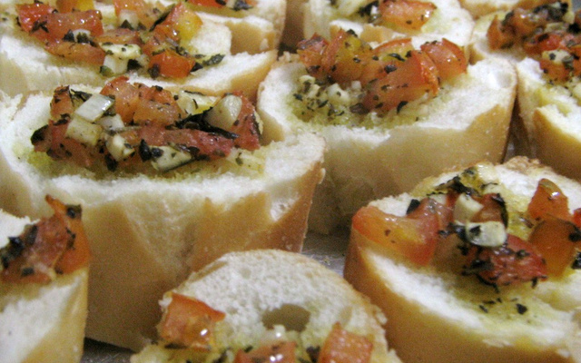 Mini bruschetas