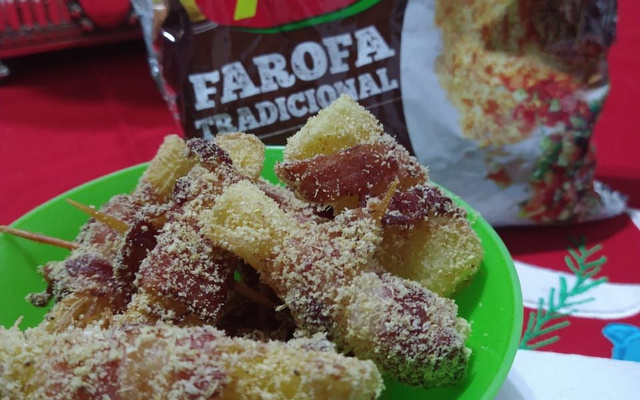 Medalhão de mandioca empanado