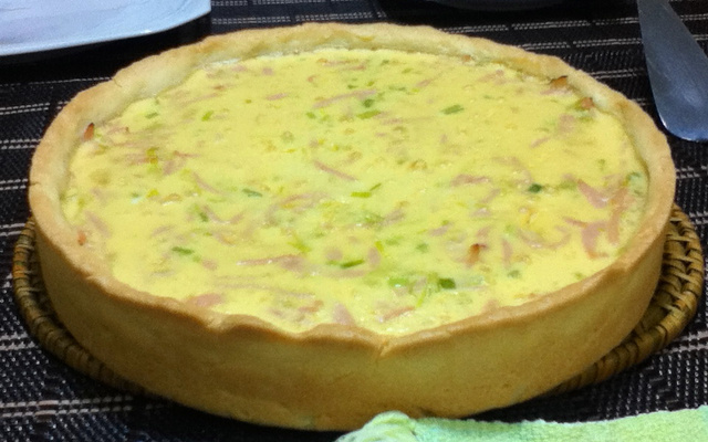 Quiche de blanquet de peru com alho poró