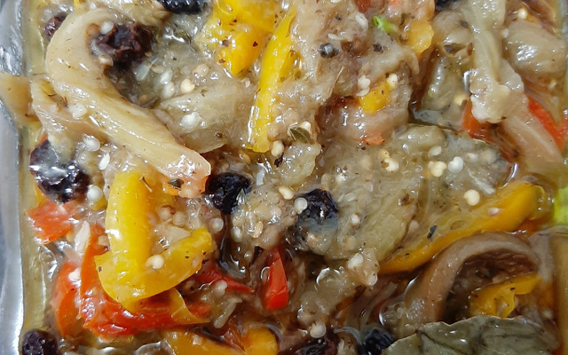 Berinjela em conserva para petisco