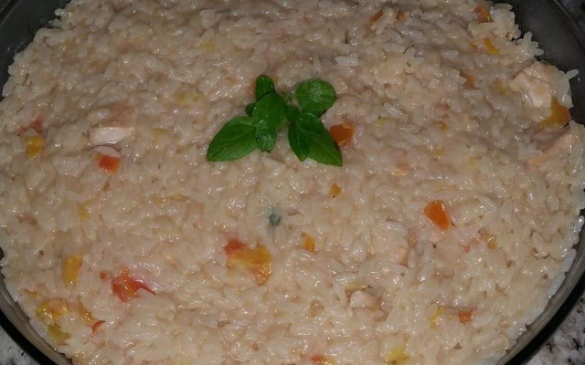 Risoto de tomate cereja, alho e manjericão