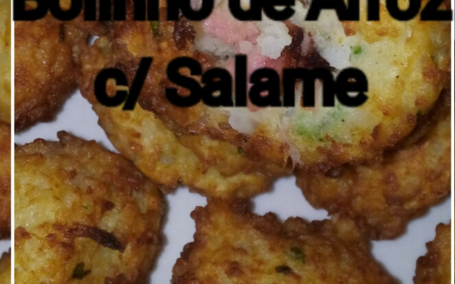 Bolinho de arroz com salame