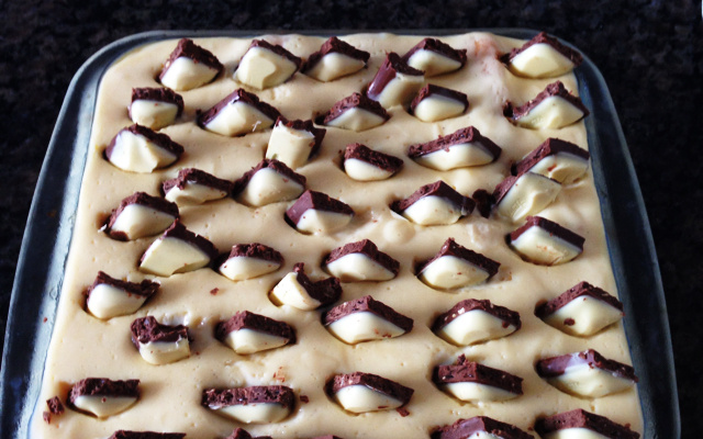 Pavê de mousse de maracujá e brigadeiro branco