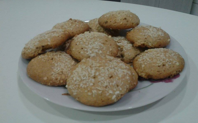 Biscoito de coco integral com açúcar mascavo e óleo de canola