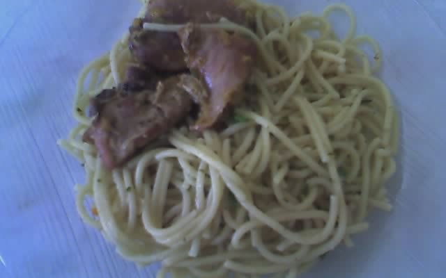 Macarrão ao alho e óleo