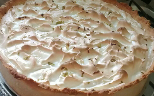 Torta de limão com merengue de baunilha