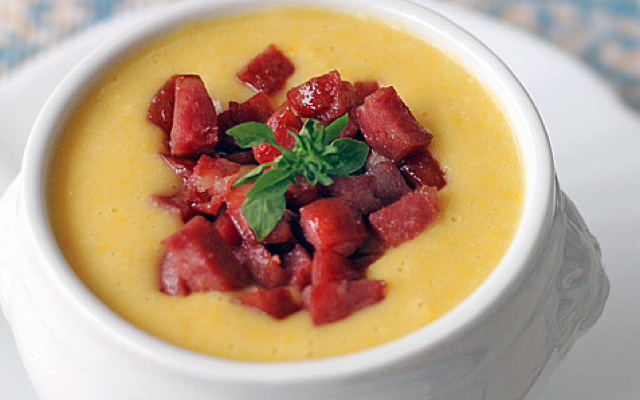 Sopa de milho e bacon